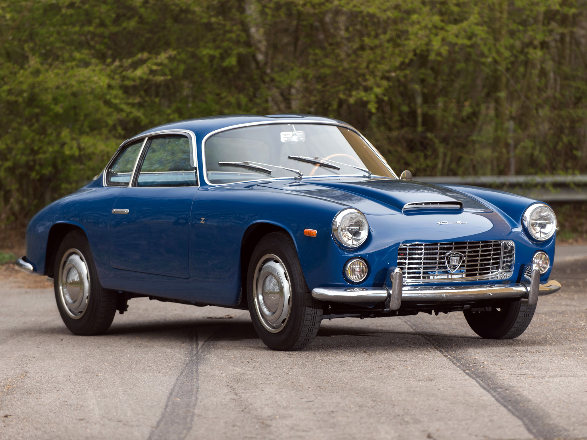 Lancia Flaminia: 8 фото