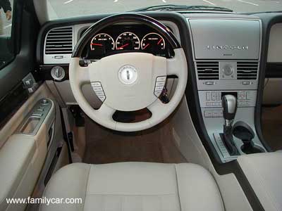 Lincoln Aviator: 10 фото