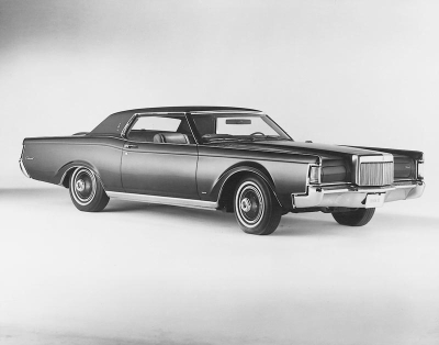 Lincoln Continental Mark III: 10 фото