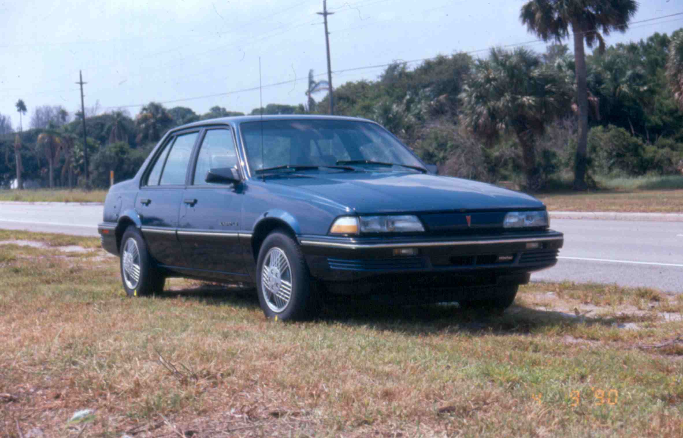 Pontiac Sunbird: 8 фото