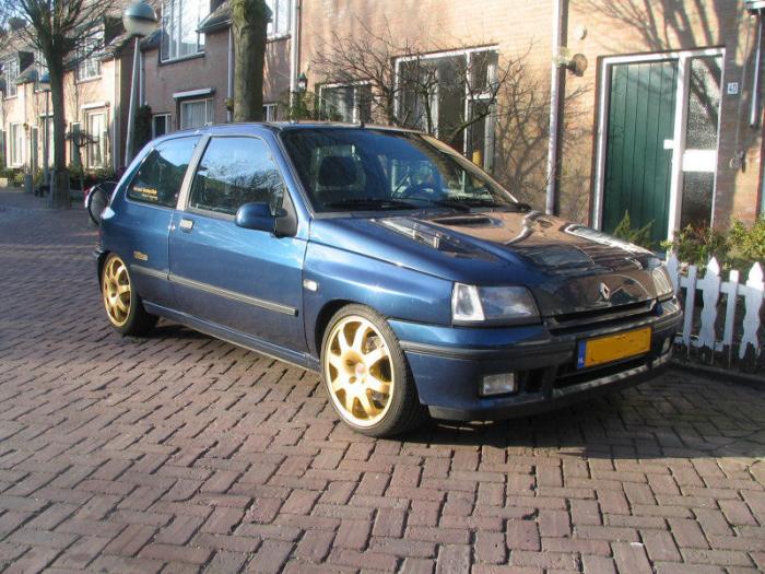 Renault Clio Williams: 5 фото