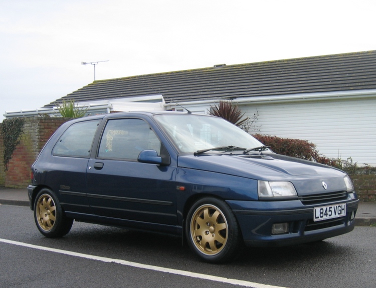 Renault Clio Williams: 9 фото