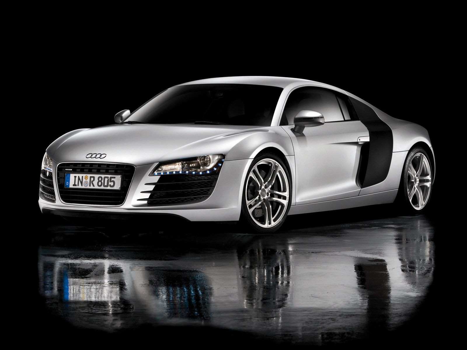 Audi R8: 1 фото