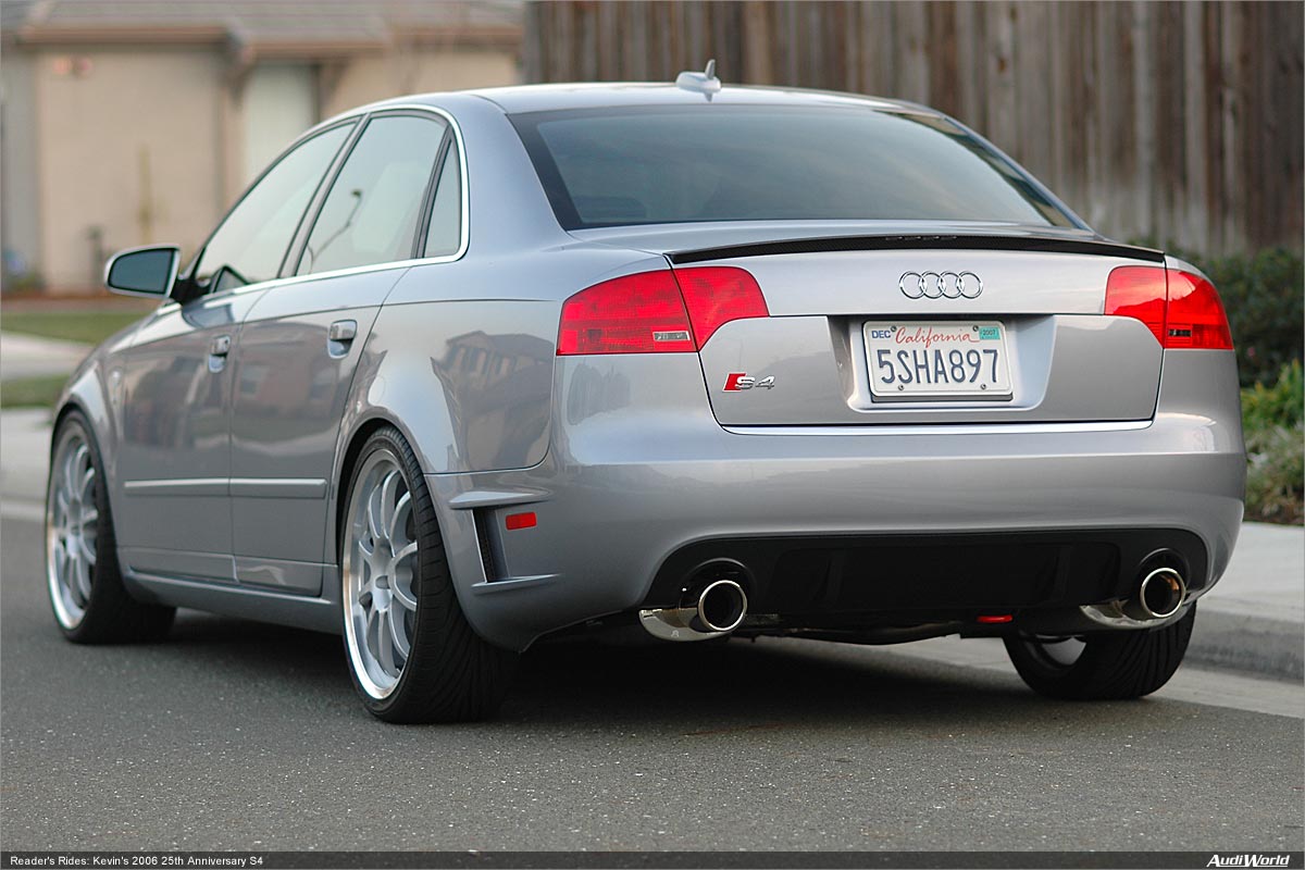 Audi S4 B7: 10 фото