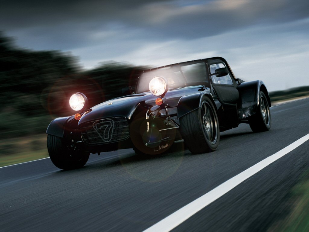 Caterham CSR: 9 фото