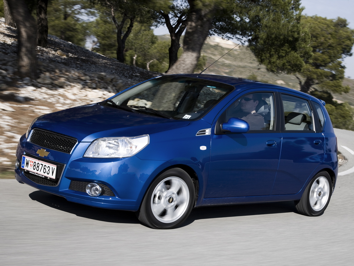 Chevrolet Aveo Hatchback I: 4 фото