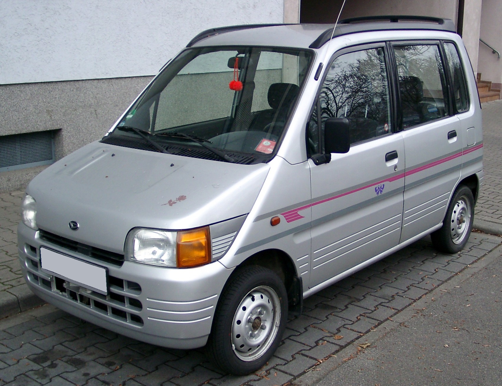 Daihatsu Move: 11 фото