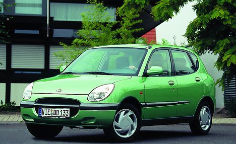 Daihatsu Sirion: 12 фото