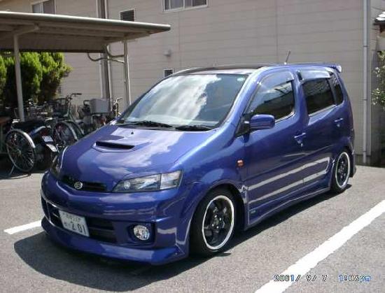 Daihatsu YRV: 2 фото