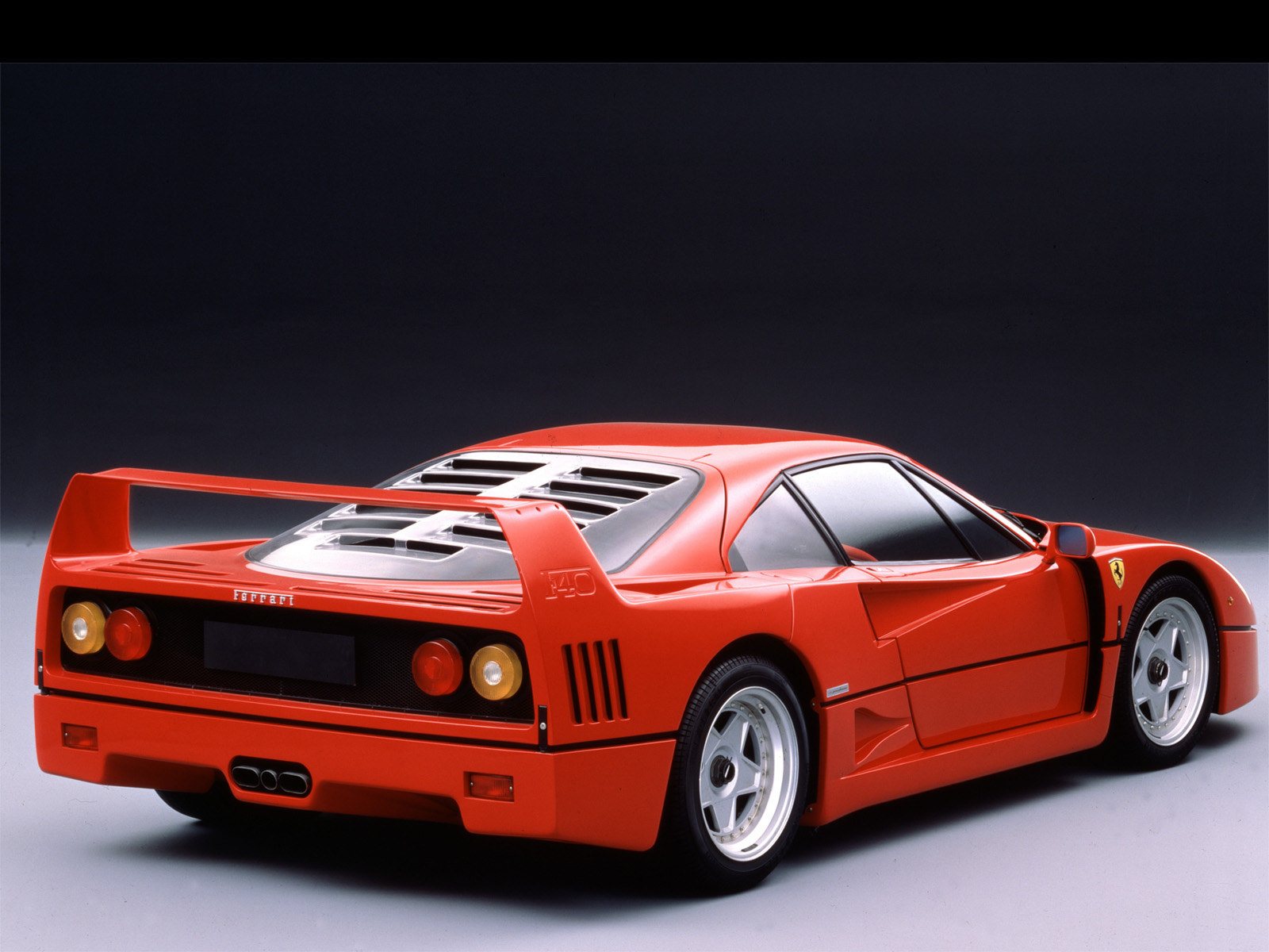 Ferrari F40: 11 фото