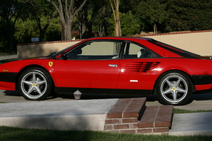 Ferrari Mondial: 10 фото