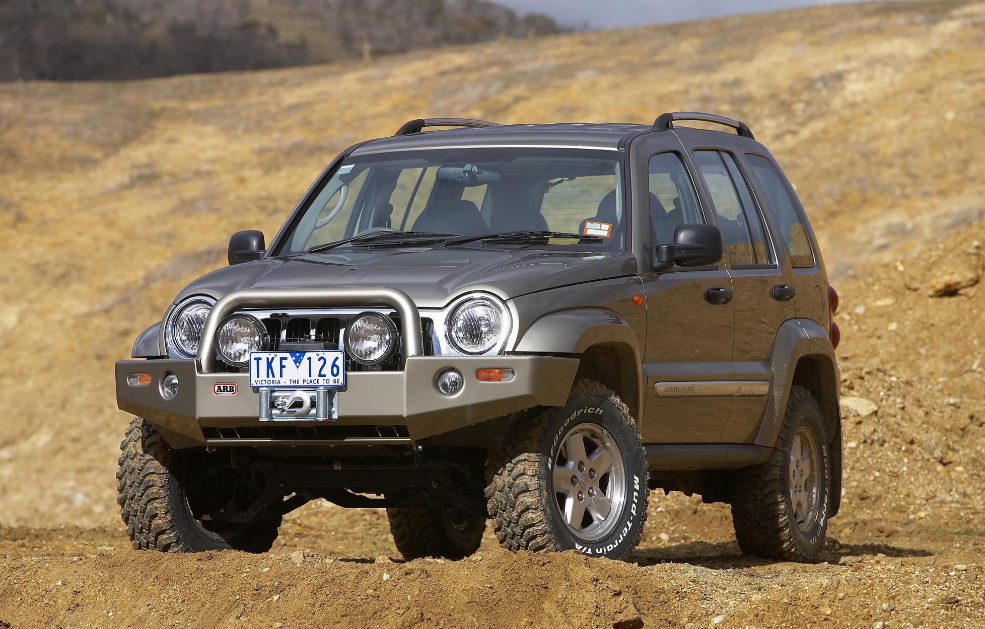 Jeep Cherokee KJ: 12 фото