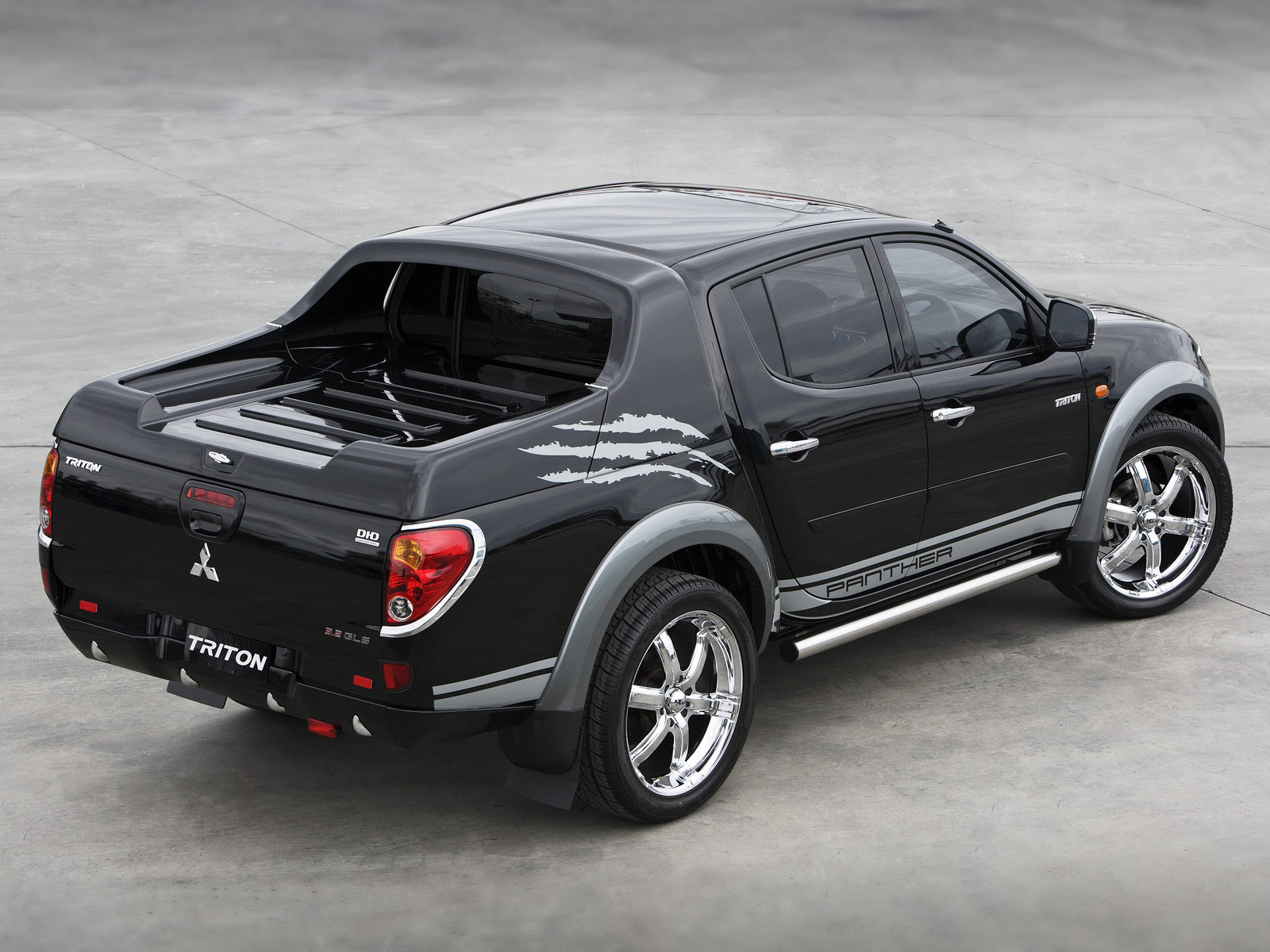 Mitsubishi L200: 10 фото