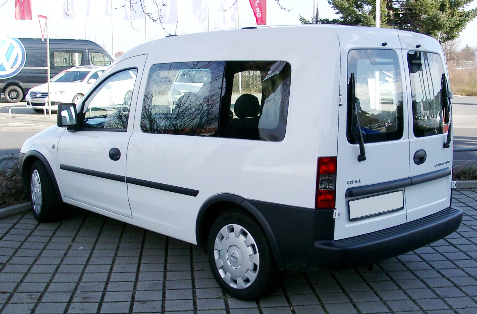 Opel Combo: 11 фото