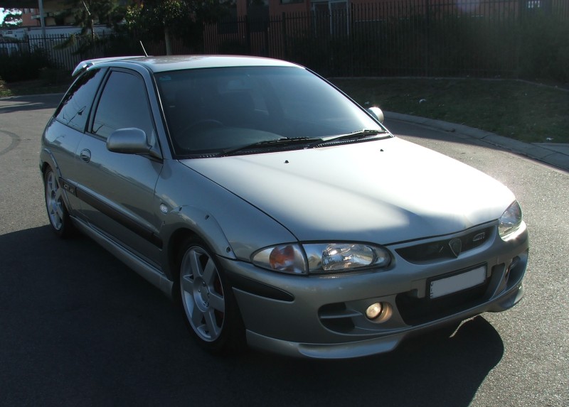 Proton Satria: 7 фото