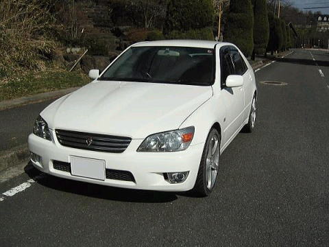 Toyota Altezza: 11 фото