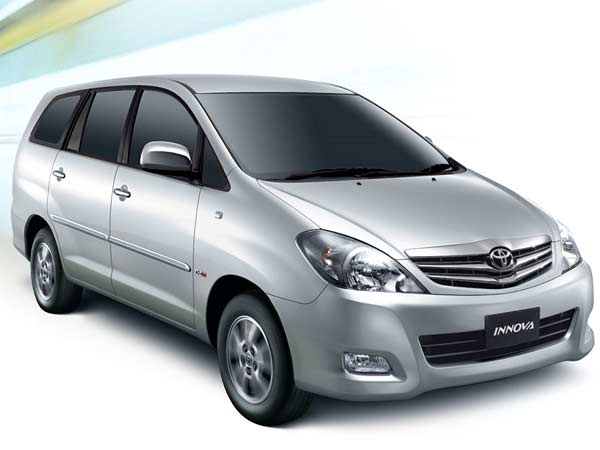 Toyota Innova: 9 фото