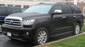 Toyota Sequoia: 2 фото